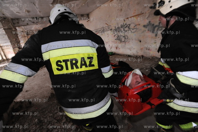 Nadole nad Jeziorem Zarnowieckim. Cwiczenia ratownikow...