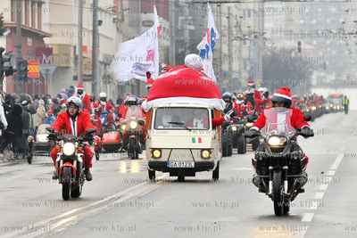 Wielka Parada Mikolajow na Motocyklach 2010 przejechala...