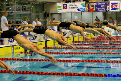 Zimowe Mistrzostwa Polski w plywaniu seniorow i juniorow...