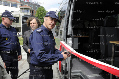 Sopot. Plac Przyjaciół Sopotu. Uroczystość przekazania...