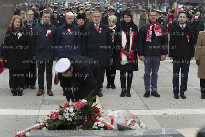 100. Gdyńskie urodziny niepodległej. Nz. m.in. Wojciech...