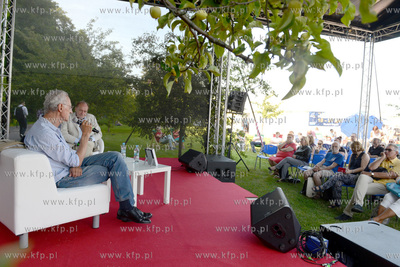 Gdynia. 8. Nadmorski Plener Czytelniczy na Bulwarze...