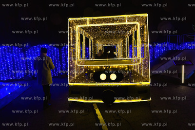 Przedpremierowy pokaz iluminacji w Lumina Park na terenie...