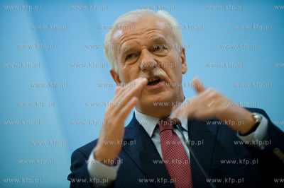 Spotkanie Andrzeja Olechowskiego ze studentami na Wydziale...