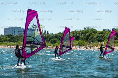 Plaza w Sopocie, przy Sopockim Klubie Zeglarskim. Briefing...