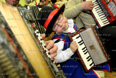 Kartuzy. Dzien Jednosci Kaszubow. Podczas uroczystosci...