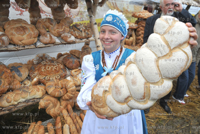 Kaszubskie dozynki powiatu kartuskiego w Zukowie. Kaszubka...