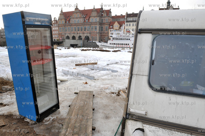 Gdansk. Pozostalosci po letnim ogrodku gastronomicznym...