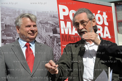 Otwarcie wystawy plenerowej "Powrot Majora" na Dlugim...