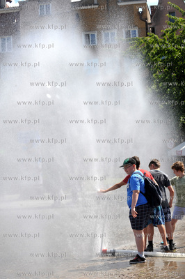 Na Targu Weglowym Gdanska Infrastruktura Wodociagowa...