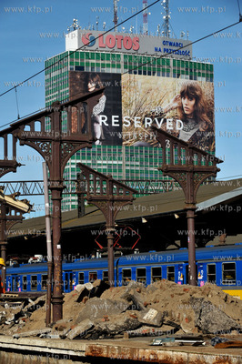 Remont 3 peronu na Dworcu Glownym PKP w Gdansku zwiazany...