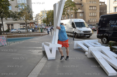 Festiwal Filmowy w Gdyni. MOntraz nowej dekoracji przed...