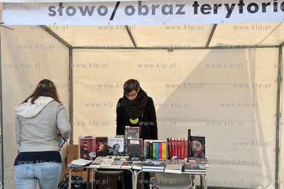 Oliwskie   wi  to Ksiazki zorganizowanie przez fundacje...