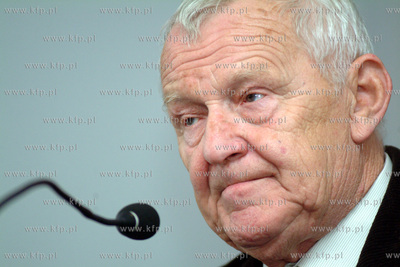 Mieczyslaw Rakowski - ostatni premier PRL , podczas...