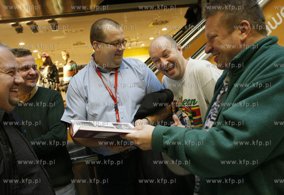 Gdansk. Centrum handlowe Manhattan. Premiera i promocja...