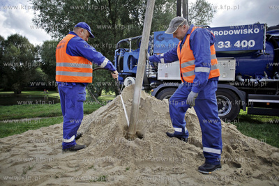 Przekazanie i prezentacja zapor przecipowodziowych...