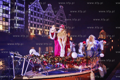 Swiety Mikolaj przybyl do Gdanska i na Dlugim Targu...