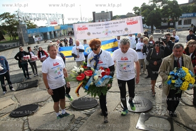 Rozpoczecie biegu Freedom Charity Run, ktory ma na...