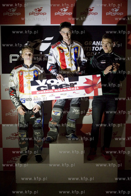 Fun Arena. Wyścig gwiazd. Na torze gokartów elektrycznych...