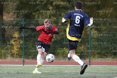 Gdansk Zaspa. Pilkarski turniej dzikich druzyn Do przerwy...