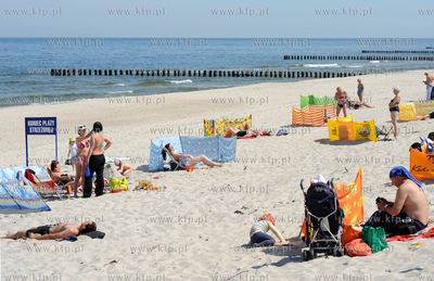 Dziwnow, plaza. Plazowicze  02.06.2009 fot. Wojciech...