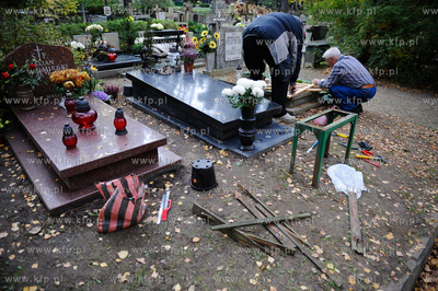 Gdansk. Cmentarz Srebrzysko.
28.10.2011
fot. Mateusz...