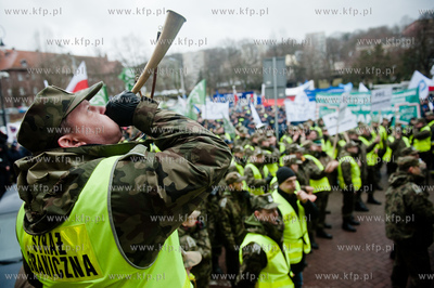 Gdansk. Pikieta Federacji Zwiazkow Zawodowych Sluzb...