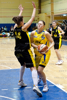 Gdynia, hala GOSiR. Mistrzostwa Polski Juniorek Starszych....