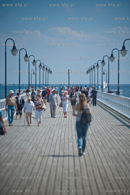 Gdynia. Niedzelne, sloneczne popoludnie na molo w Orlowie.
19.05.2013
fot....