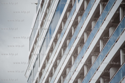 Port w Gdyni. Nabrzeze Francuskie. Wizyta wycieczkowca...