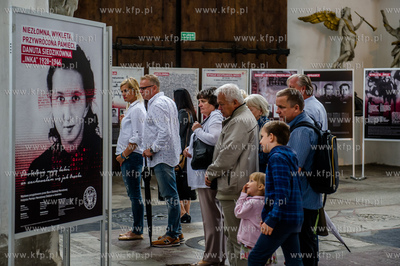 Gdańsk. Bazylika Mariacka. Pierwsza prezentacja wystawy...