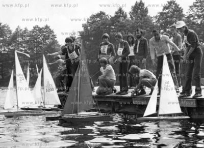 Zawody Modeli Pływających w Górkach Zachodnich....