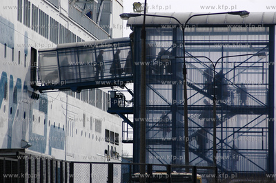 Przystan promowa PZB przy Nabrzezu Ziolkowskiego w...