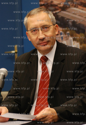 Kazimierz Smolinski - przezes Zarzadu Stoczni Gdynia...