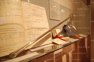 Ekspozycja stala w salach Muzeum Miasta Gdyni. Nz....