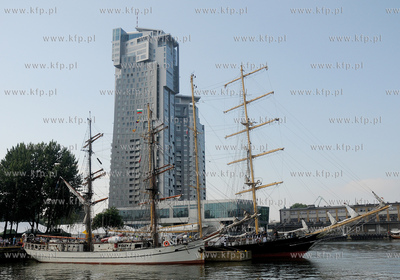 Gdynia w przeddzien Zlotu Zaglowcow - The Tall Ships...