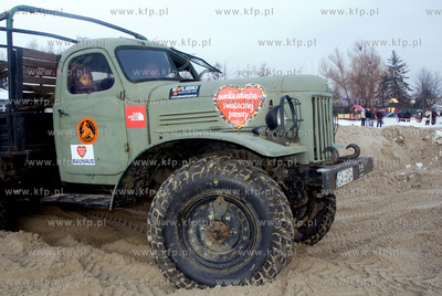 19 Final WOSP na plazy Srodmiescie w Gdyni. Na uczestnikow...