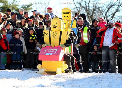 Druga edycja Crezy slide - Zjazdu na byle czym, odbywajaca...