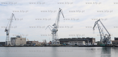 Stocznia Gdynia S.A. NA terenie zakladu dziala obecnie...