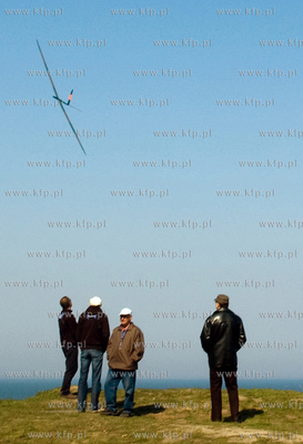 Trojmiejscy mlosnicy szybowcow  sterowanych radiem...