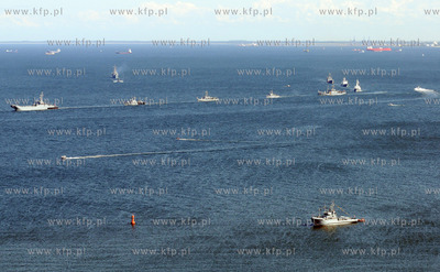 Parada z okazji obchodow Dni Morza i swieta Marynarki...