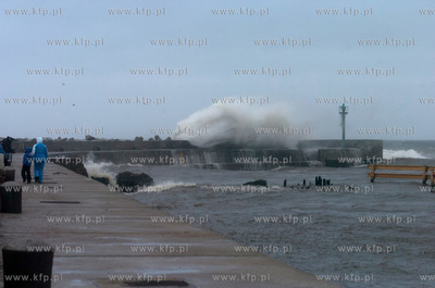 Sztormowa pogoda w Ustce 31.01.2013 
fot. Pahaoo/KFP