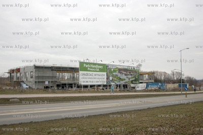 Budowa centrum handlowego na Raciborskiego w Pruszczu...