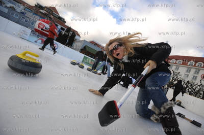 Sopot. W ostatni dzien slizgawni na molo, Sopot Curling...