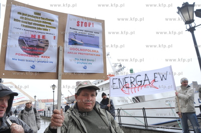 Gdansk. Zielona Brama. Protest przeciwko przeciwko...