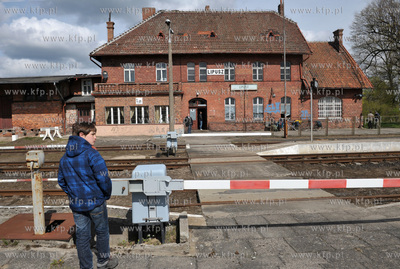 Stacja kolejowa w LIpuszu na Kaszubach. 3.05.2011 Fot....