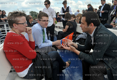 Rejs katamaranem ONYX po gdanskim porcie przedstawicieli...