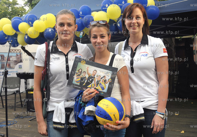 Festyn "Zeszyt dla ucznia" na terenie Gdanskiego Domu...