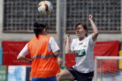 Gdansk Zaspa. Pilkarski turniej dzikich druzyn Do przerwy...