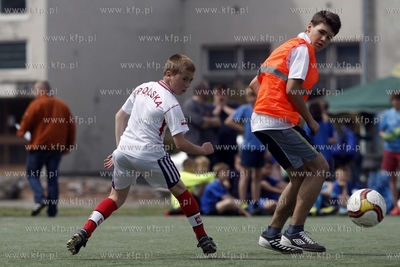 Gdansk Zaspa. Pilkarski turniej dzikich druzyn Do przerwy...